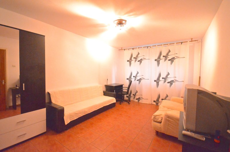 Berceni, Carrefour Huedin