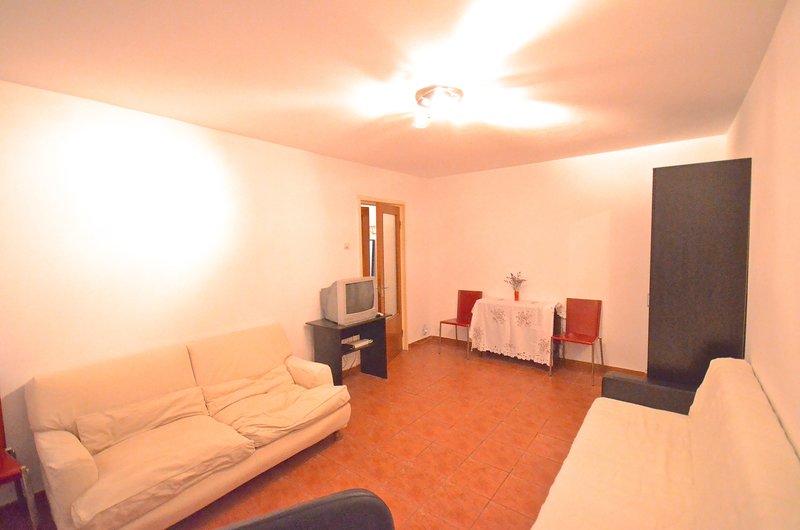 Berceni, Carrefour Huedin