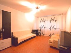 Berceni, Carrefour Huedin